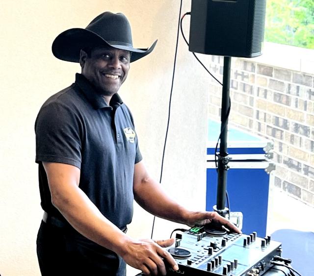 DJ-Tony is an Atlanta favorite Weddings, Festivals and Private Parties 